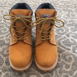 Women’s work boots